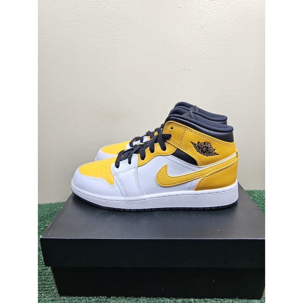 Air Jordan 1 Mid University Gold Black Yellow Size 5Y 554725-170